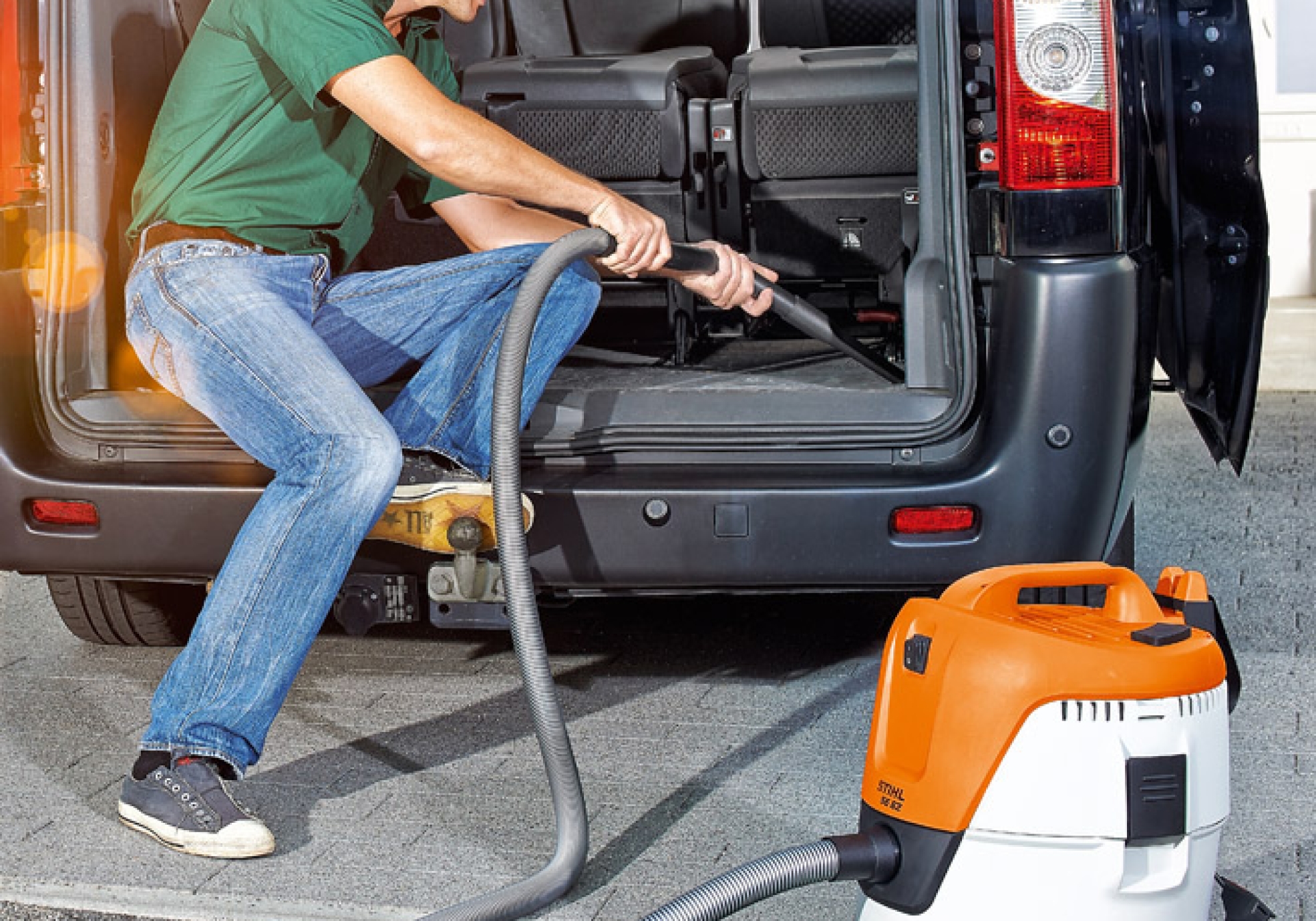 Aspiradoras para limpieza profesional e industrial en Colombia. Equipos de alto rendimiento para mantenimiento, talleres y uso doméstico con respaldo en Sumicenter.